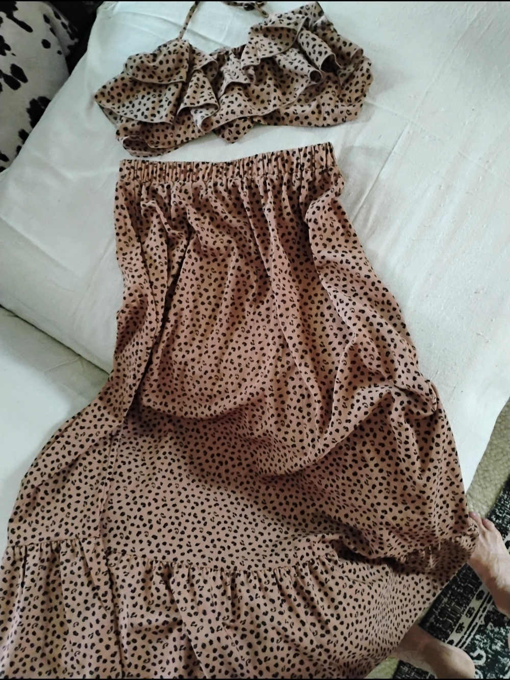 Tiered 2  Piece  Top and Print Maxi Skirt in Rust and Black Soo Cute Size L❤️